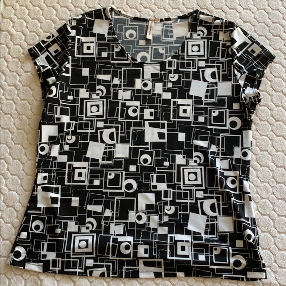 Susan Lawrence back/white dress top.